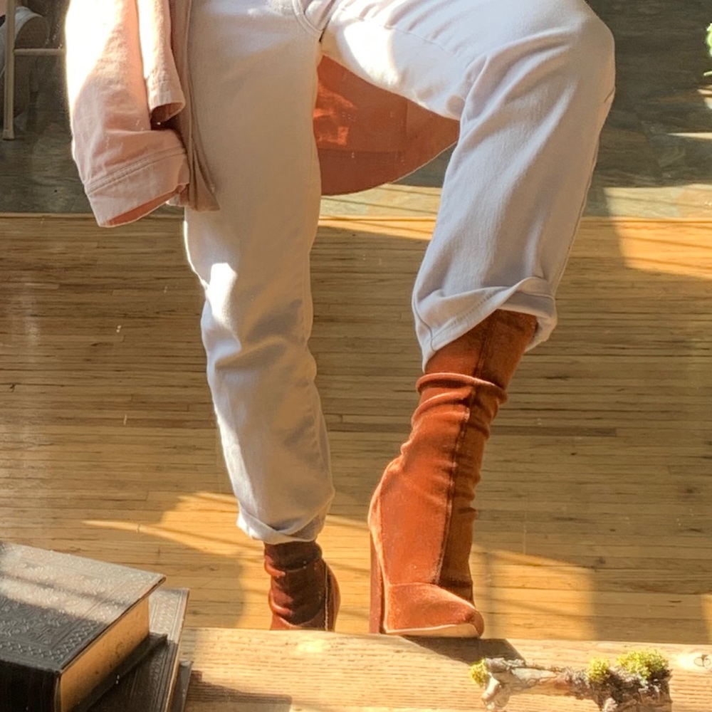 Gorgeous velvet brown sock boot